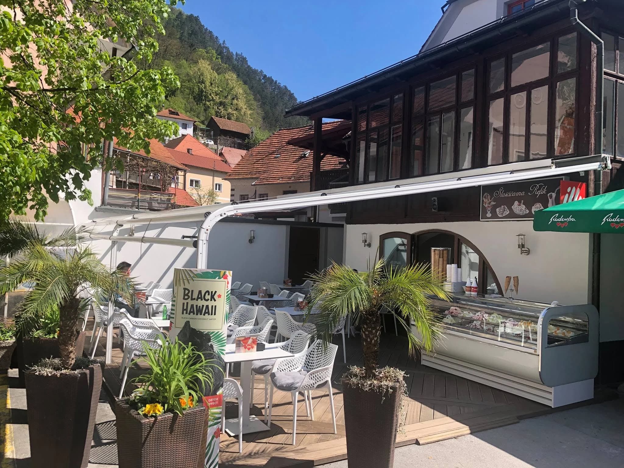 KONDITOREI REFIK