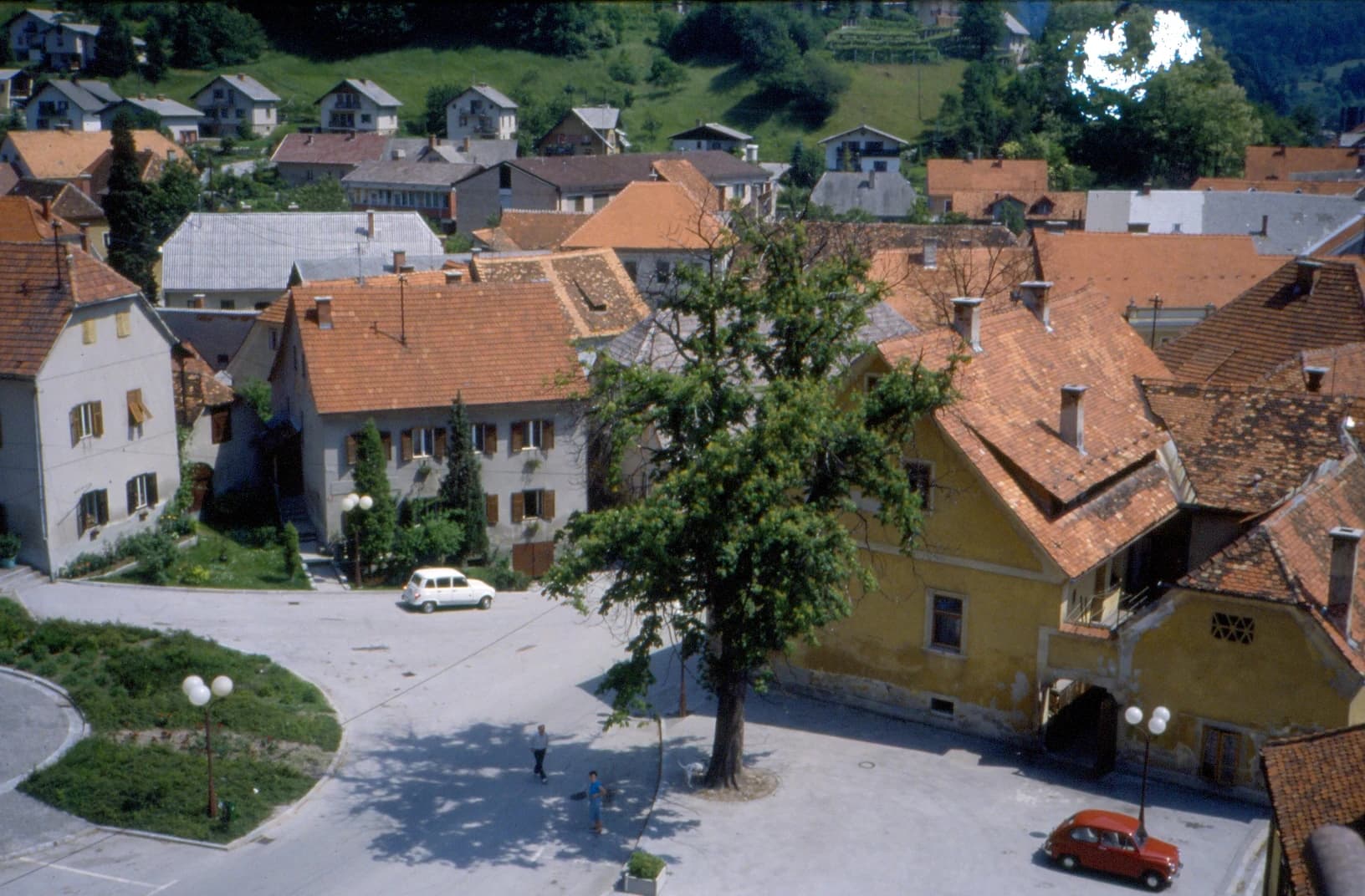 Aškerčev trg